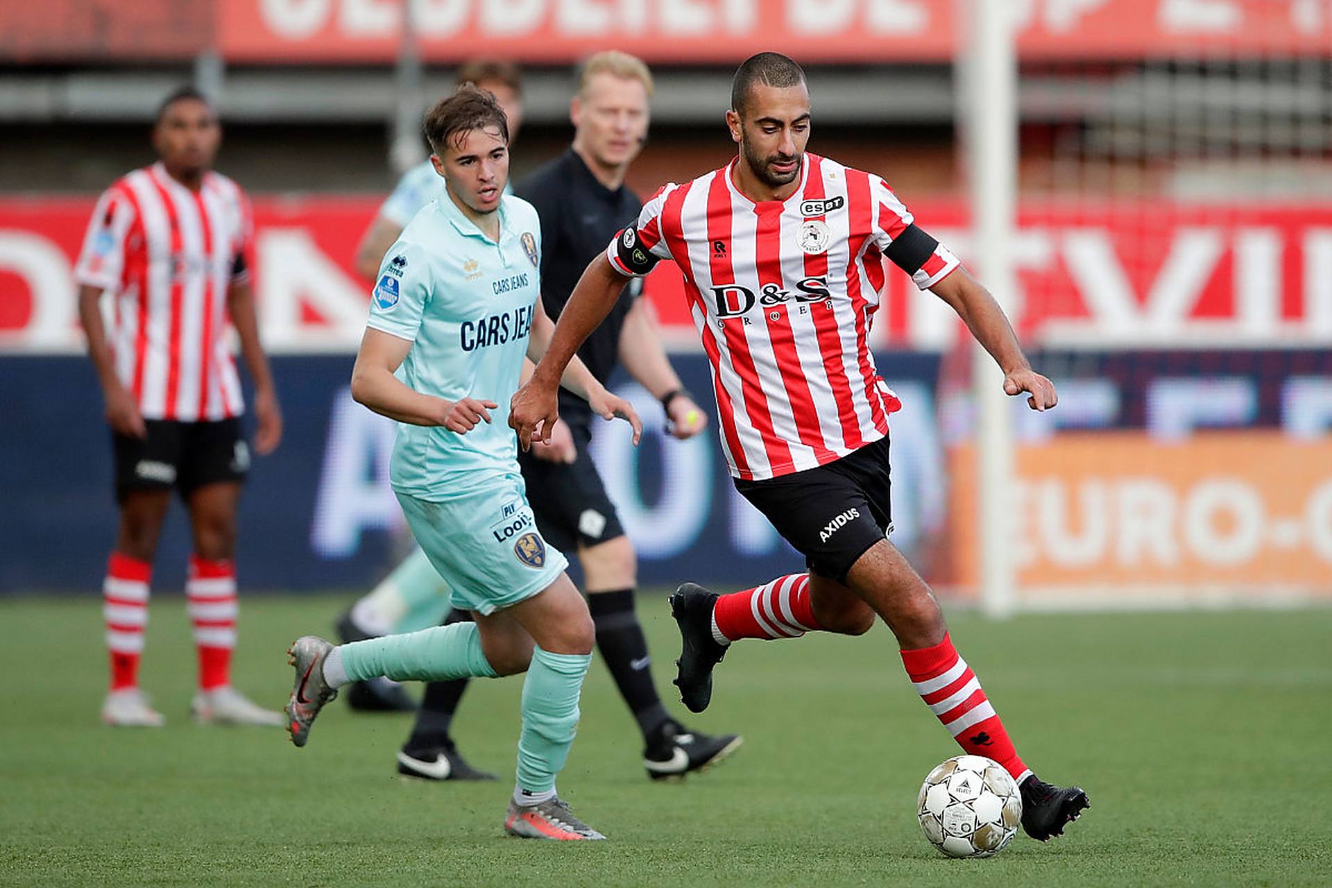 提前半步的 提前半步的